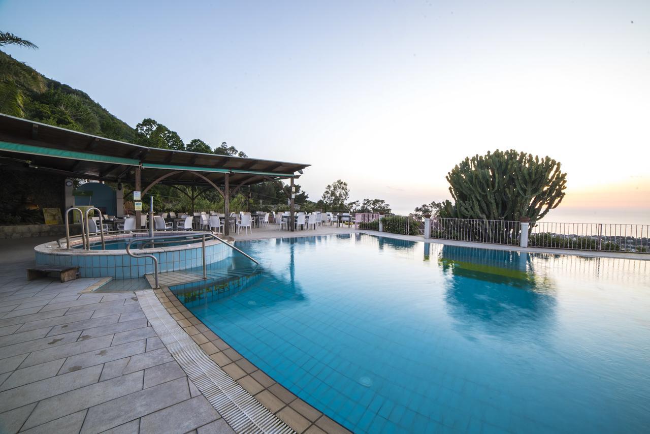 Hotel Carlo Magno Форио Экстерьер фото