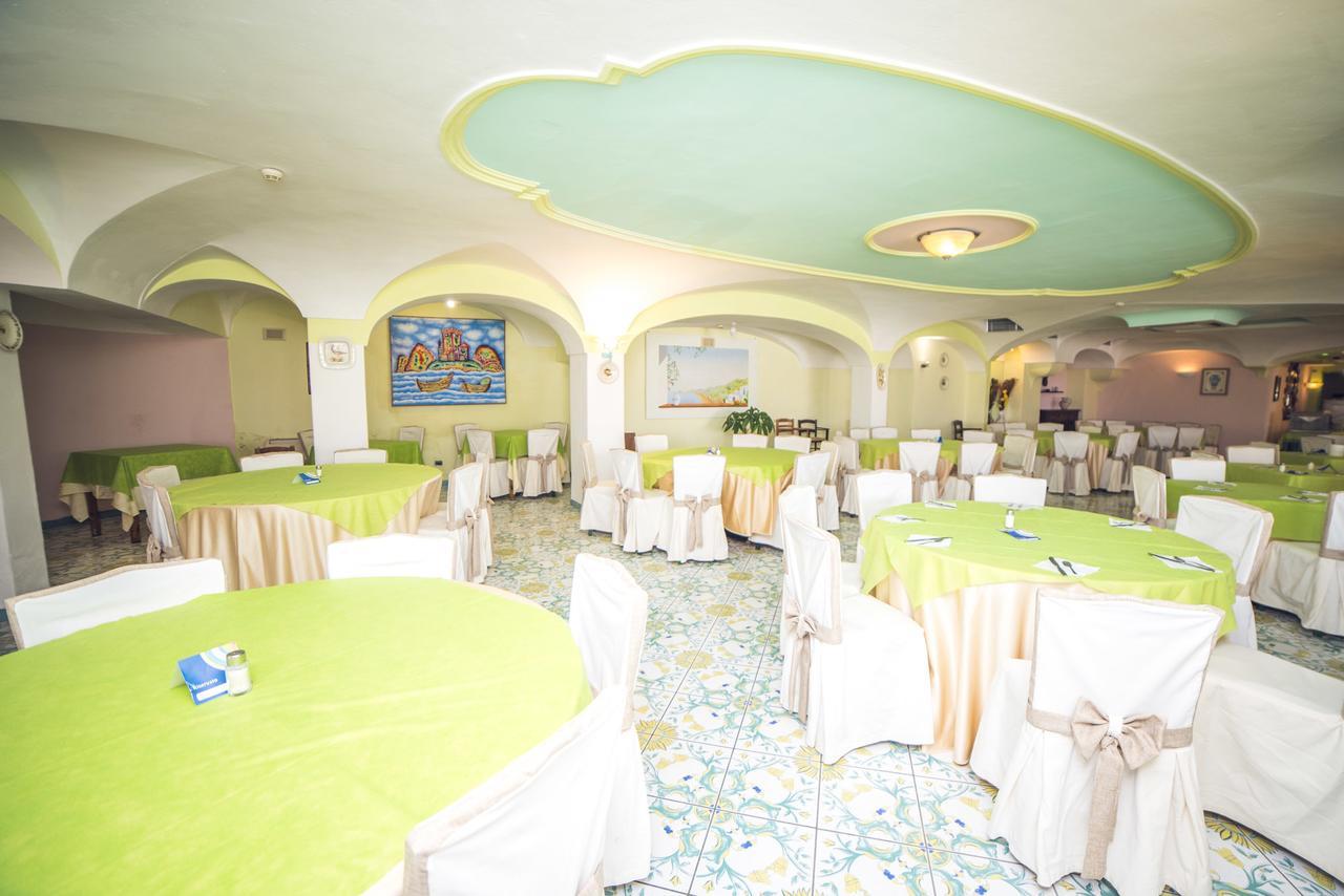 Hotel Carlo Magno Форио Экстерьер фото
