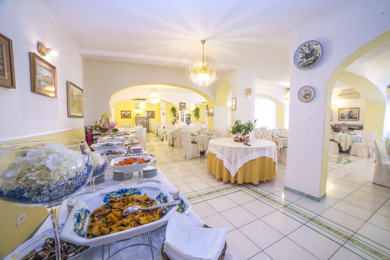 Hotel Carlo Magno Форио Экстерьер фото