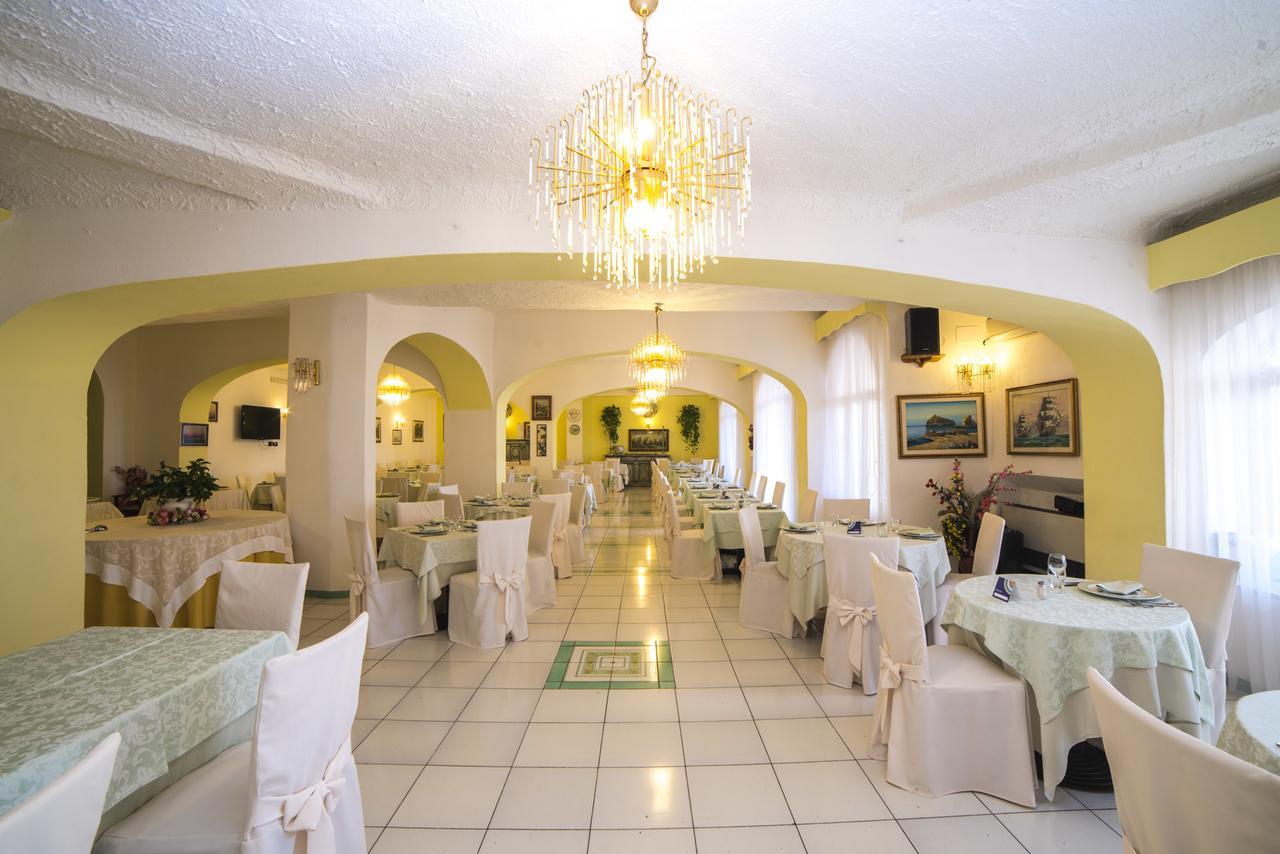 Hotel Carlo Magno Форио Экстерьер фото